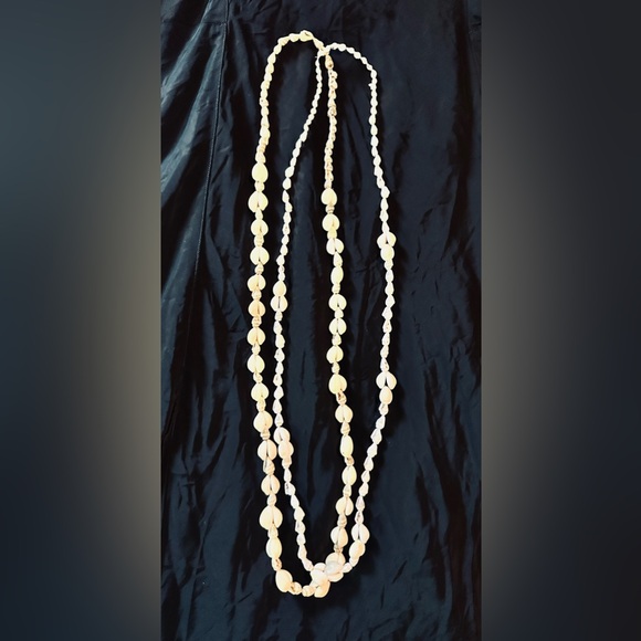 Vtg shell necklace- set of 2 - Picture 2 of 5